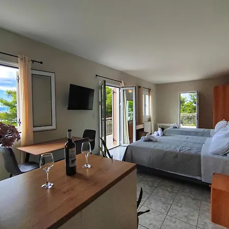 Pessada Bay And