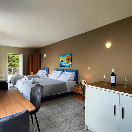 Pessada Bay And