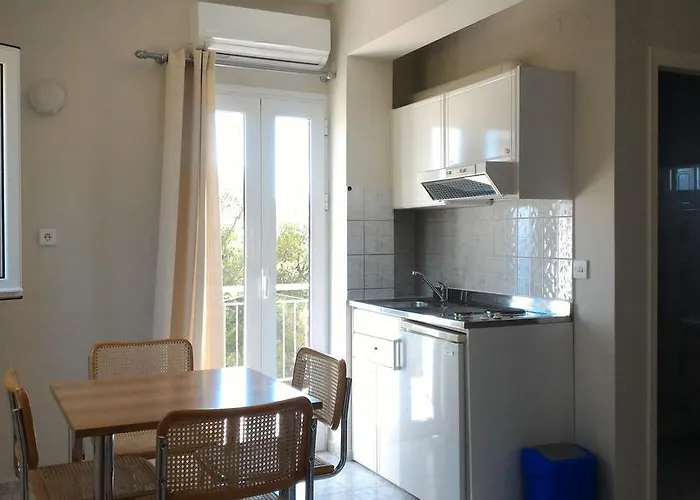 Pessada Bay And アパート Pesádha